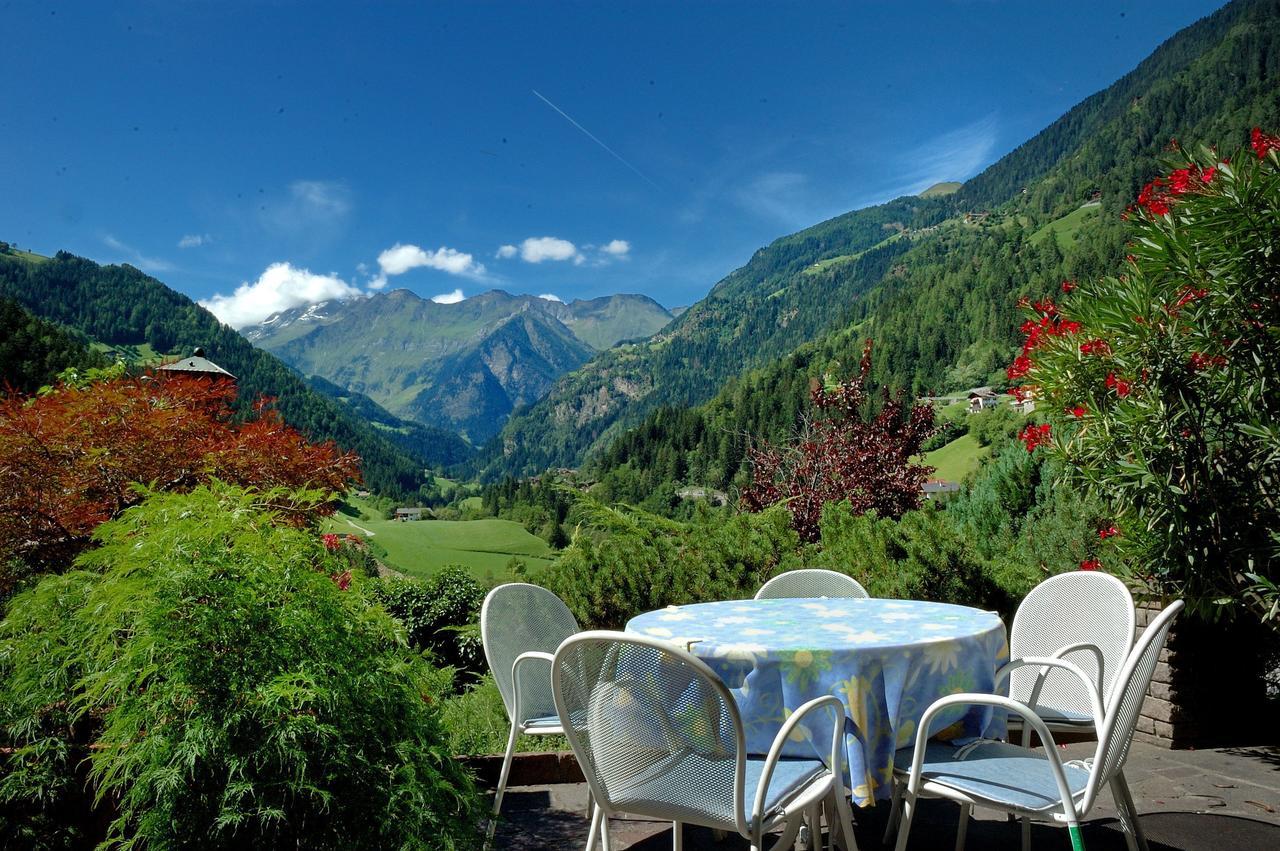 Pension Alpenhof San Leonhard in Passeier Exteriör bild